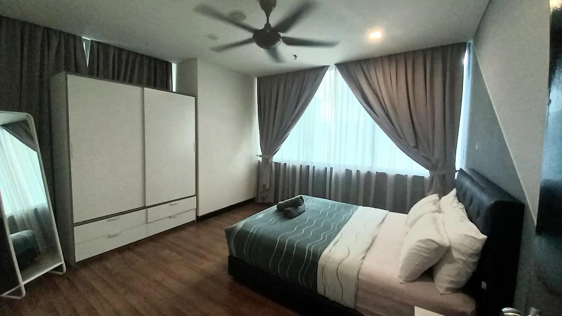 Apartment Mercu Summer Suite Klcc @ Penguin Homes